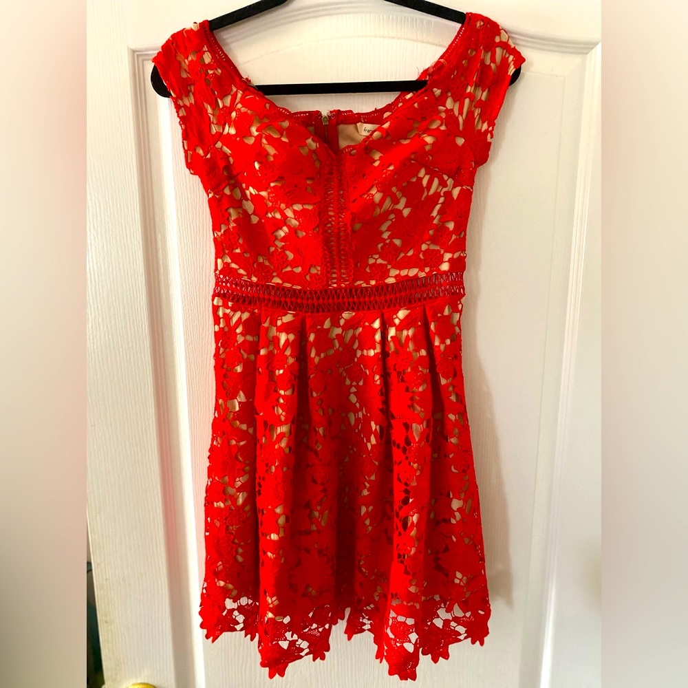 Cute red dress with lace and nude lining